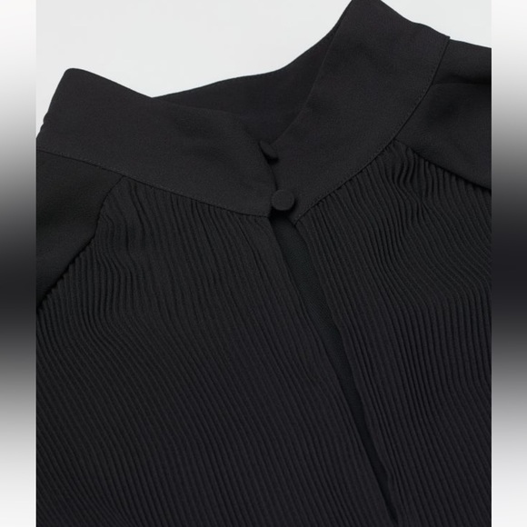 NWOT H&M knee length, a-line, lined chiffon dress. Preferred for holiday! - Picture 3 of 7